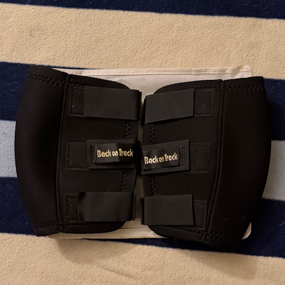 Back on Track Black Equine Knee Wraps Medium